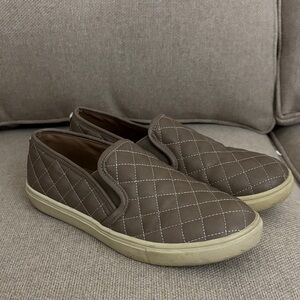 Steve Madden Quilted Tan Slip-On Shoes Women’s 7.5